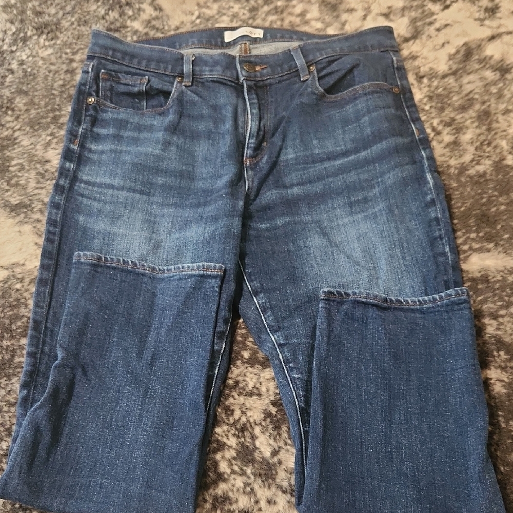 LOFT The Super Soft Girlfriend Leg Jeans Classic Style